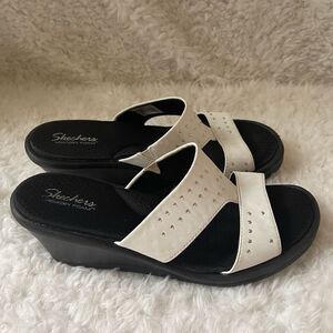 Skechers Rumbler white  wedge slip on straps sandals silver studs accent SZ11